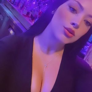 Meet your Posher, Daniela